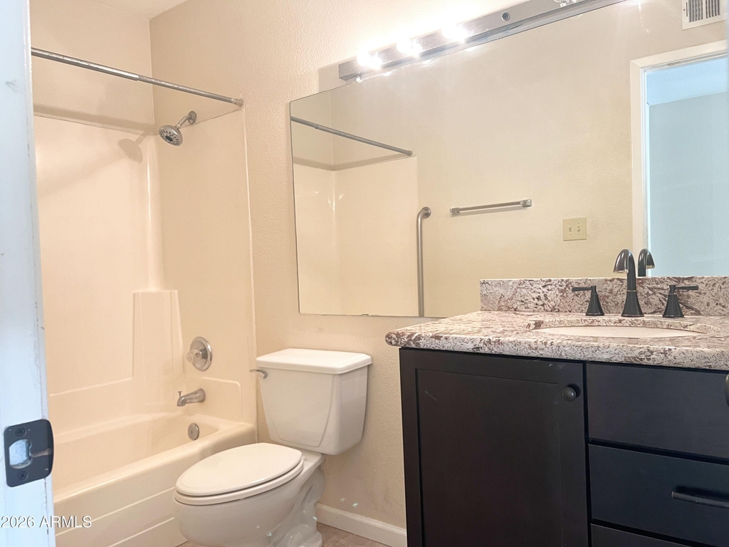540 N May Street - Photo 14
