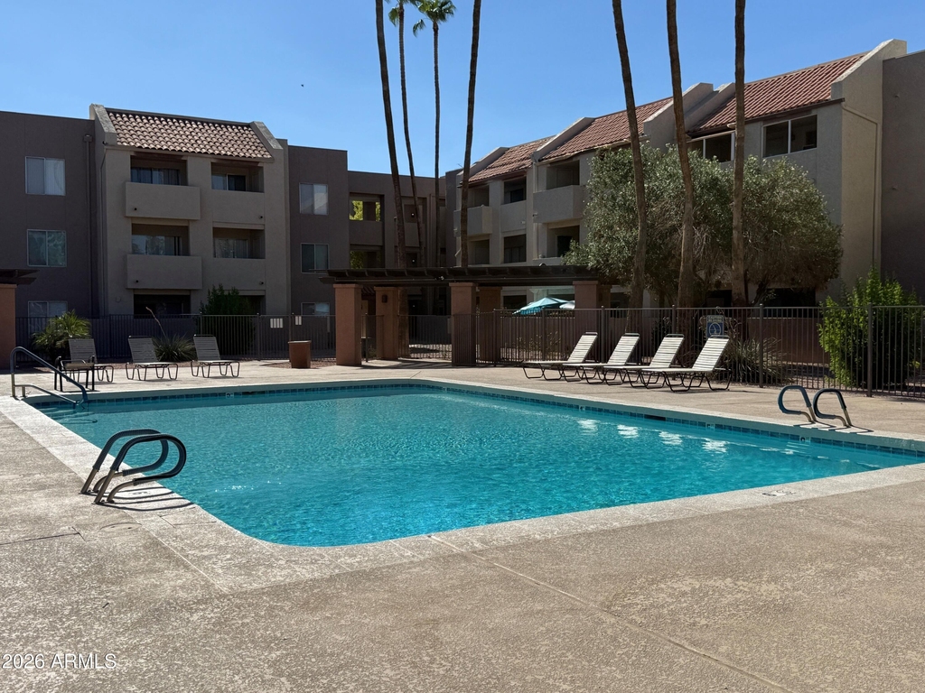 540 N May Street - Photo 19