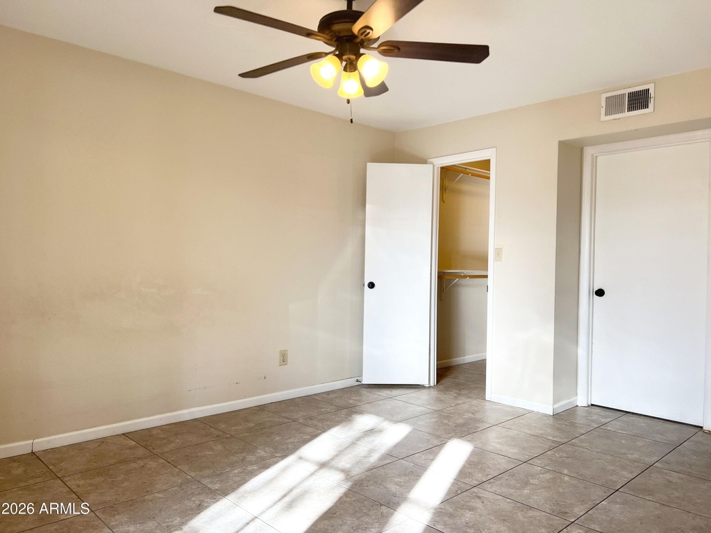 540 N May Street - Photo 9