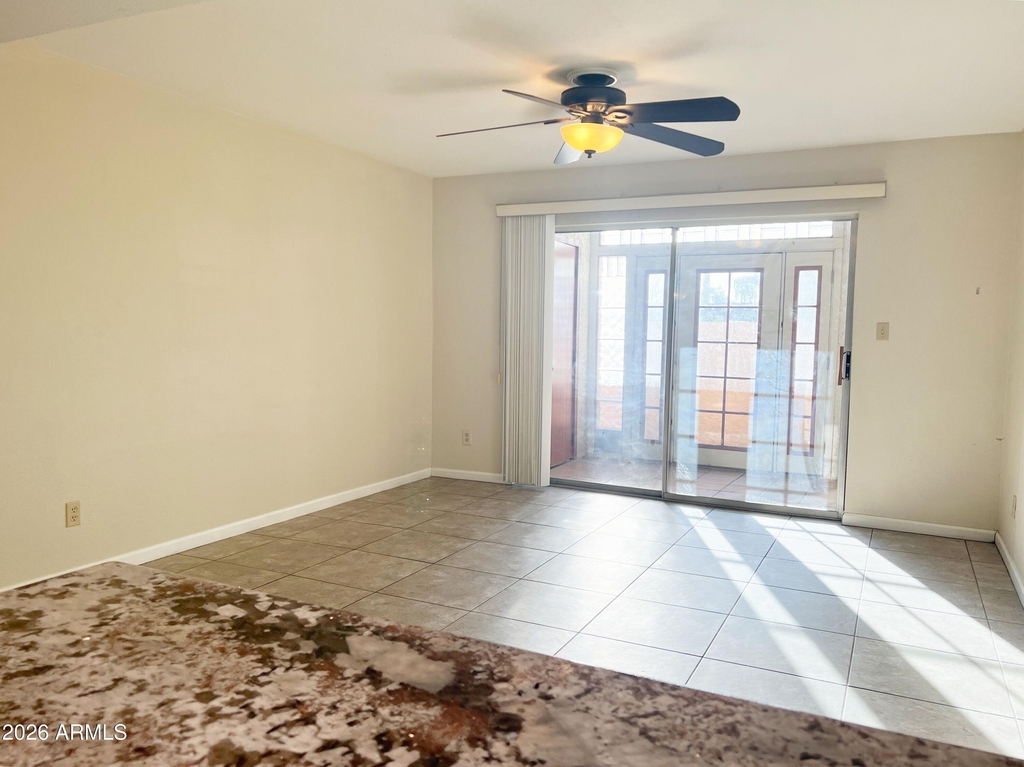 540 N May Street - Photo 3