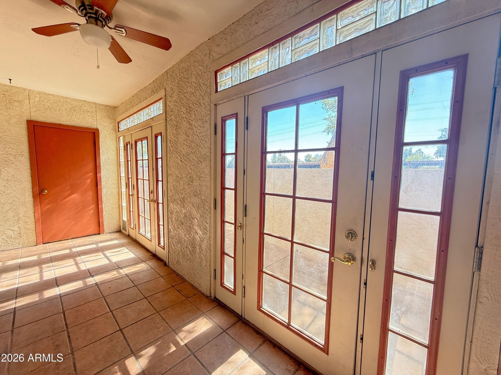 540 N May Street - Photo 18