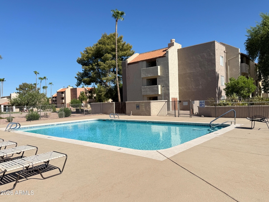 540 N May Street - Photo 20