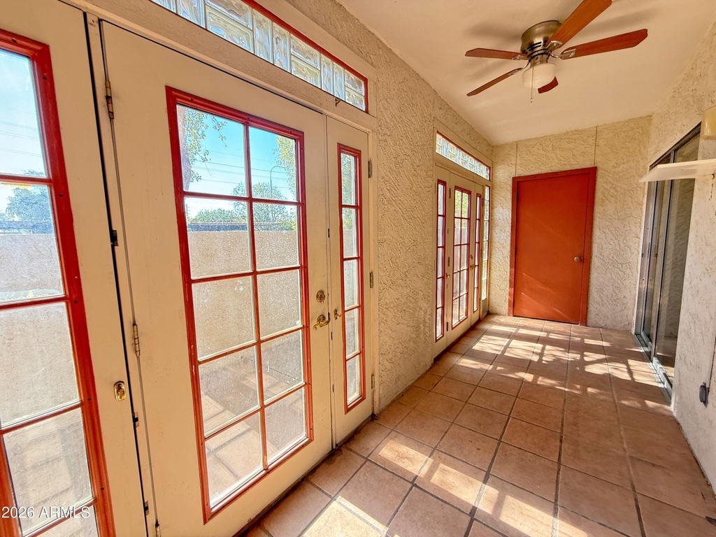 540 N May Street - Photo 17