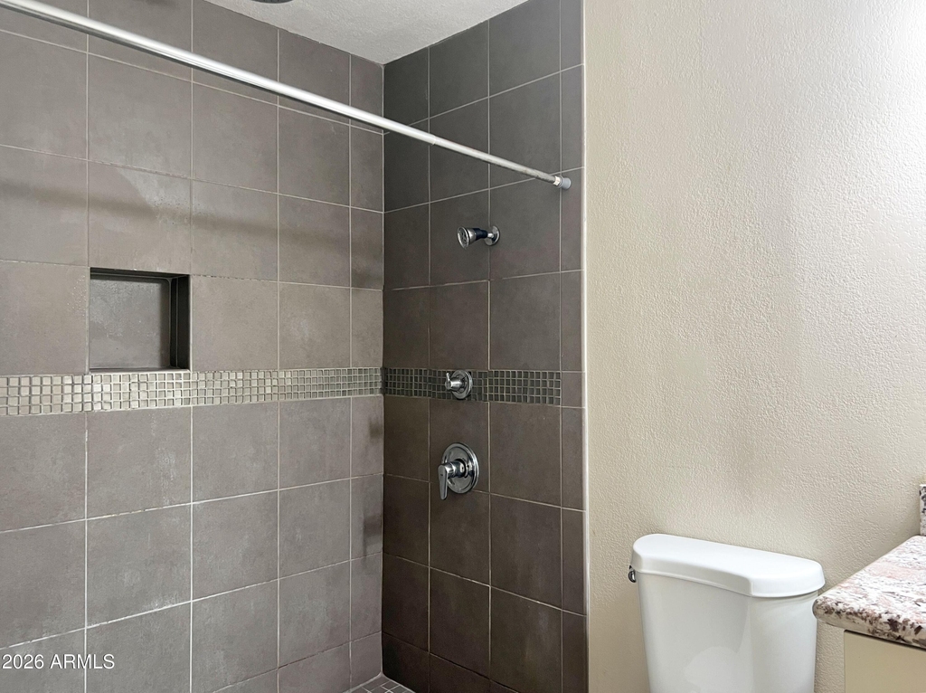 540 N May Street - Photo 10