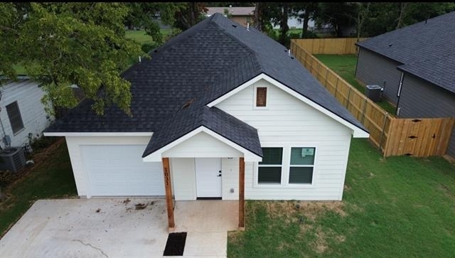 1031 W Coffin - Photo 2