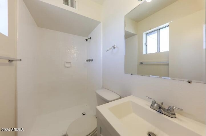 3132 W Surrey Avenue - Photo 5