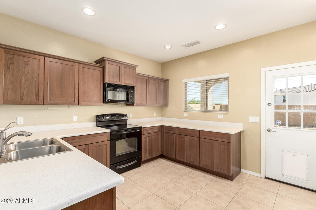 8859 N 181st Avenue - Photo 9