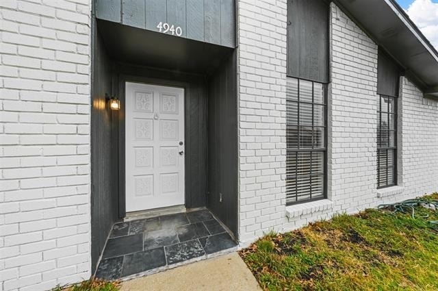 4940 Watkins Drive - Photo 2