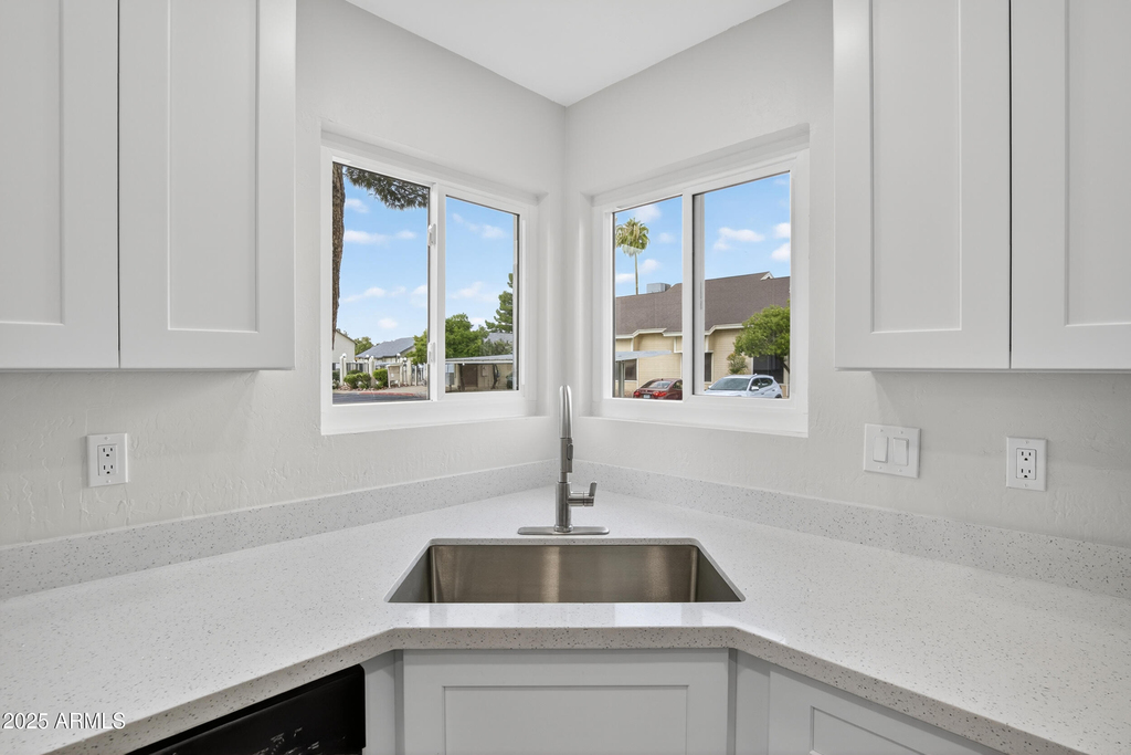 2455 E Broadway Road - Photo 9