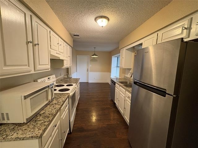 2002 Azalea Street - Photo 4