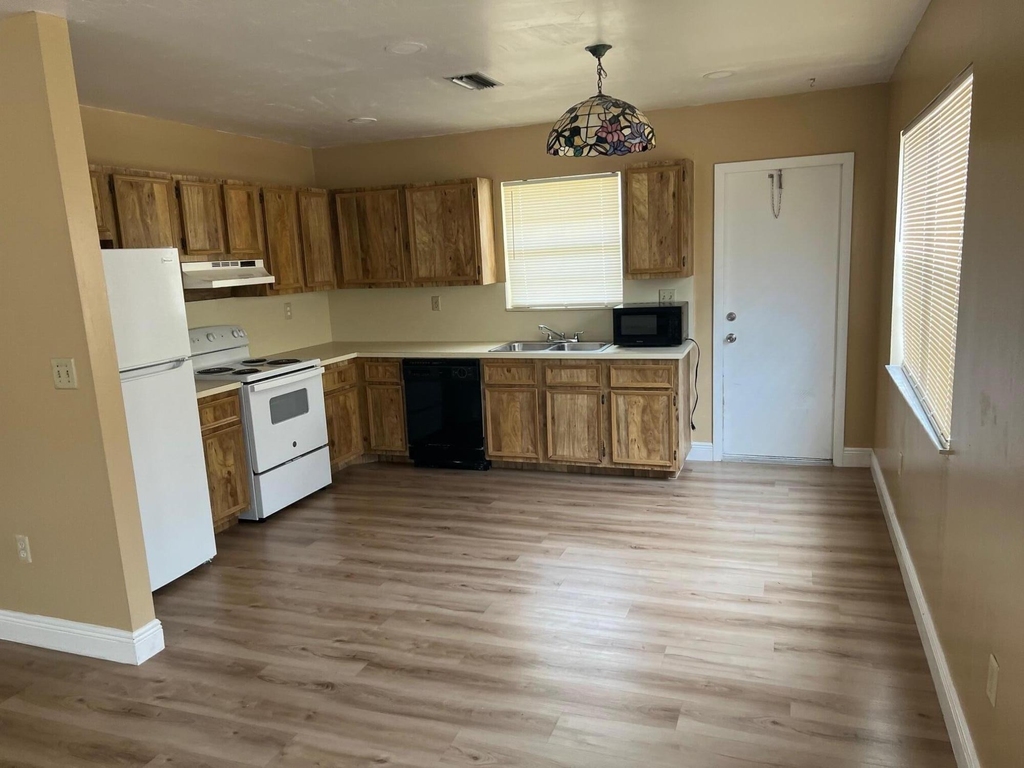 2314 Harding Street - Photo 1