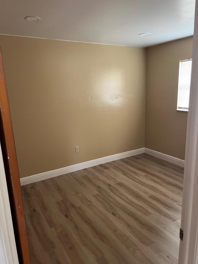 2314 Harding Street - Photo 3