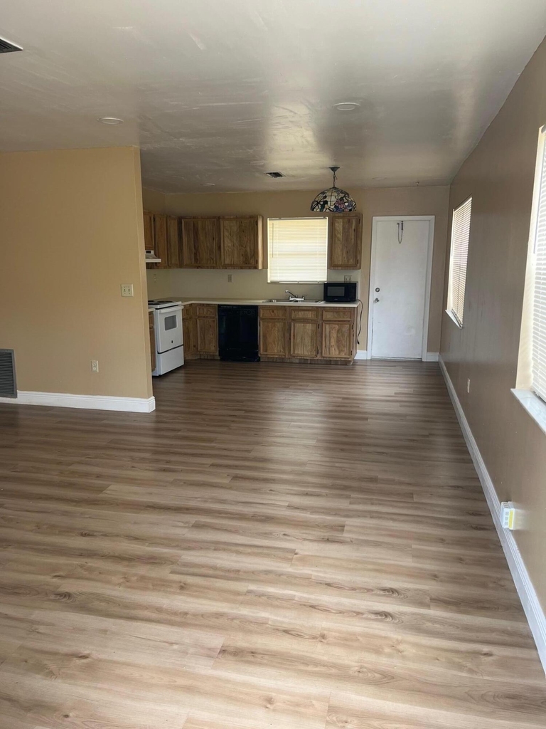 2314 Harding Street - Photo 11