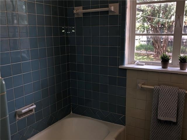 6215 Kenwood Avenue - Photo 18