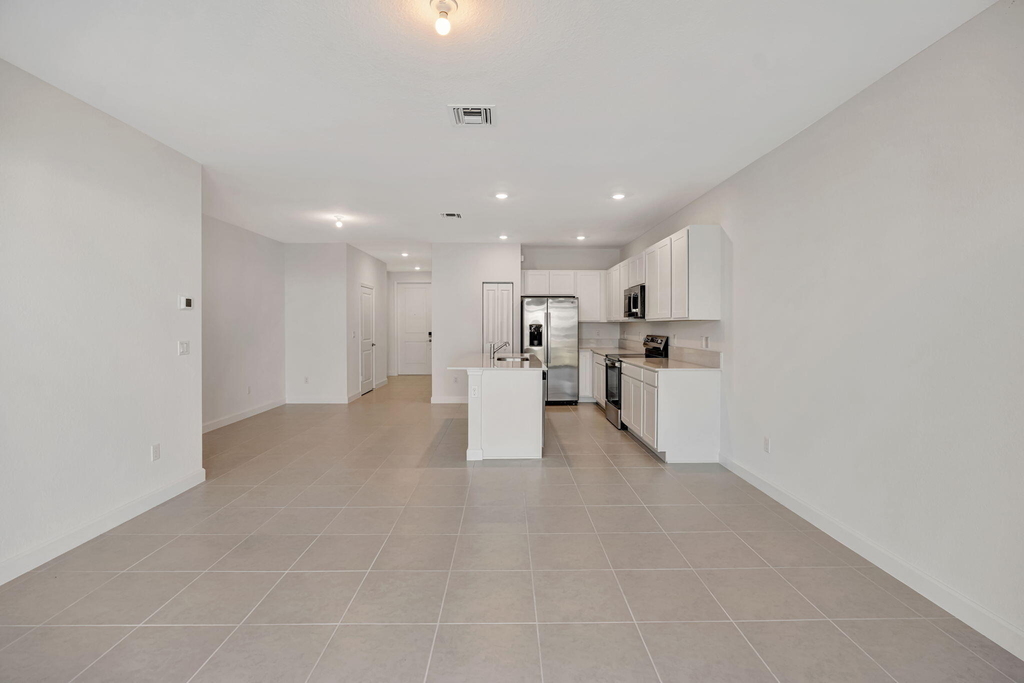 539 Se Rivergrass Street - Photo 11