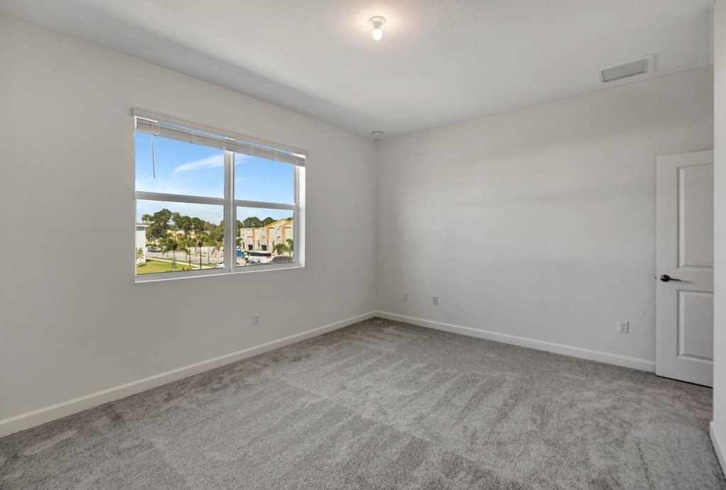 539 Se Rivergrass Street - Photo 16