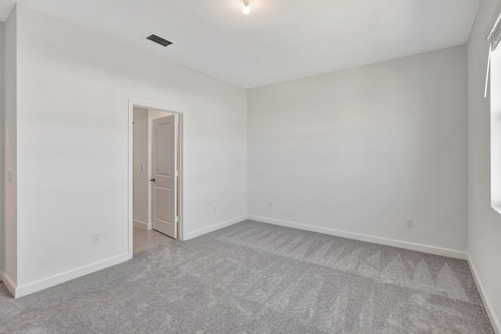 539 Se Rivergrass Street - Photo 14