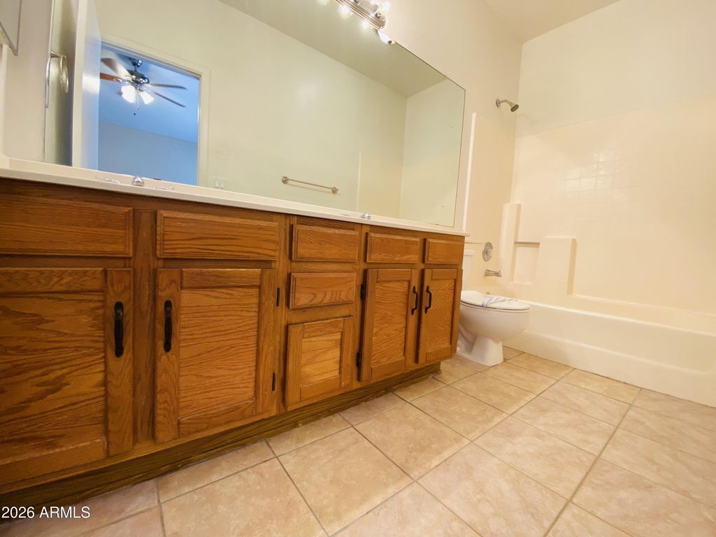 42 W Hancock Avenue - Photo 4