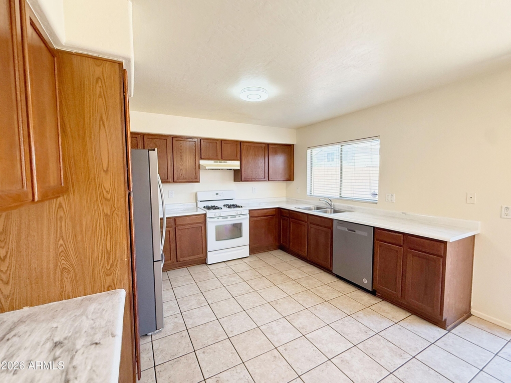 11184 W Palm Lane - Photo 5