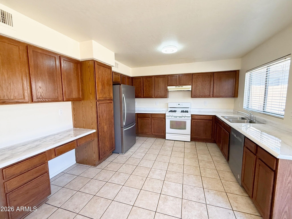 11184 W Palm Lane - Photo 4