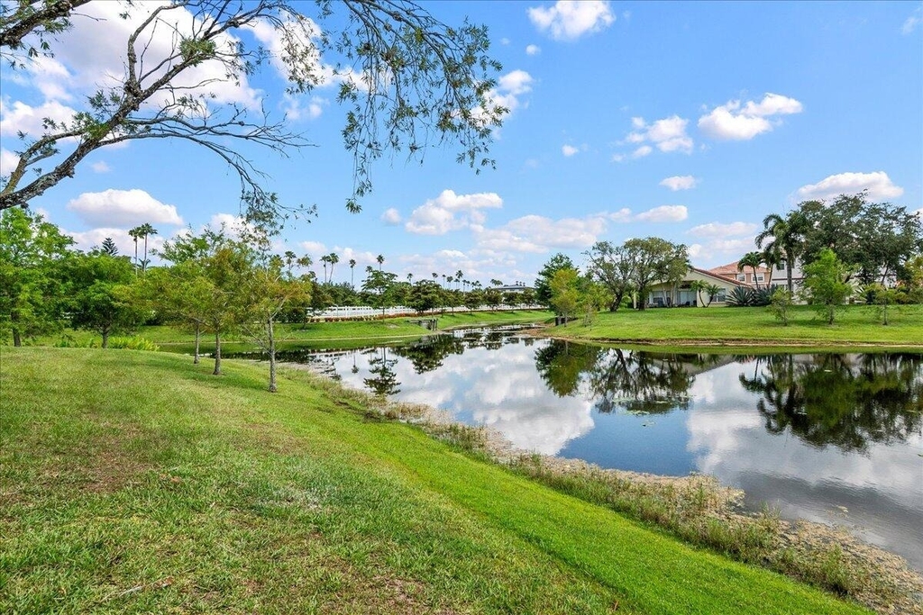15151 Banbury Way - Photo 31