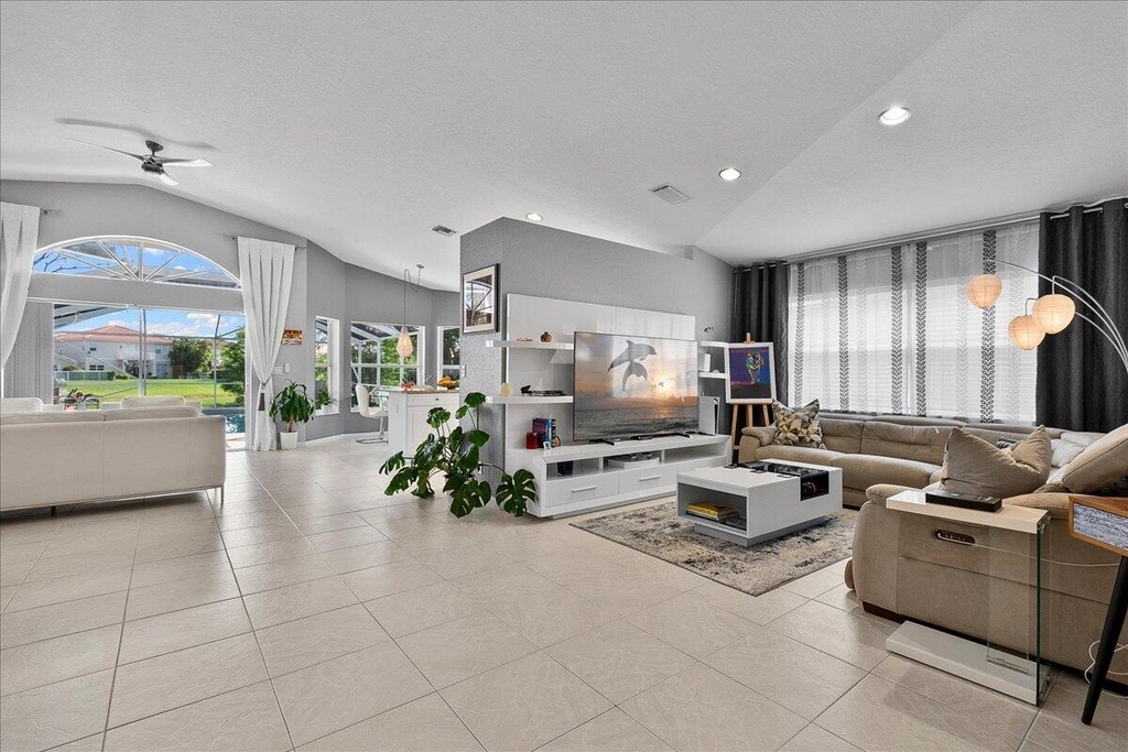 15151 Banbury Way - Photo 1