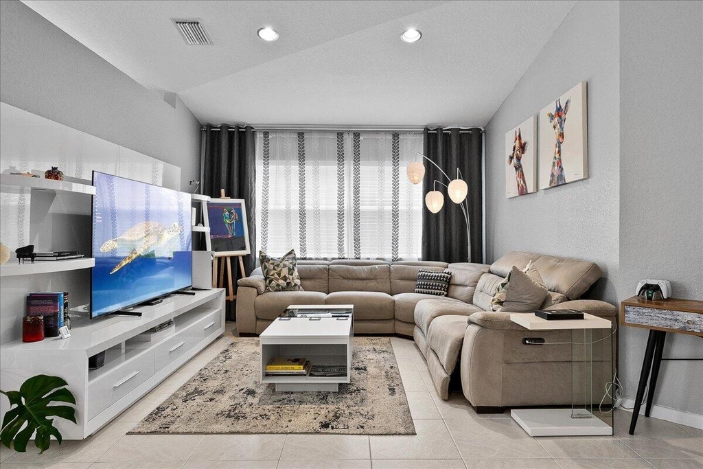 15151 Banbury Way - Photo 3