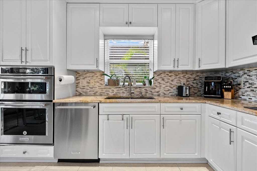 15151 Banbury Way - Photo 7