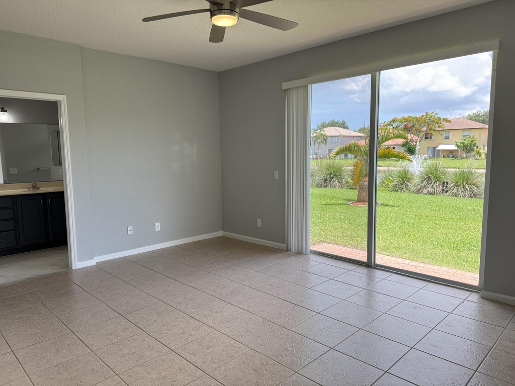 9084 Silver Glen Way - Photo 13