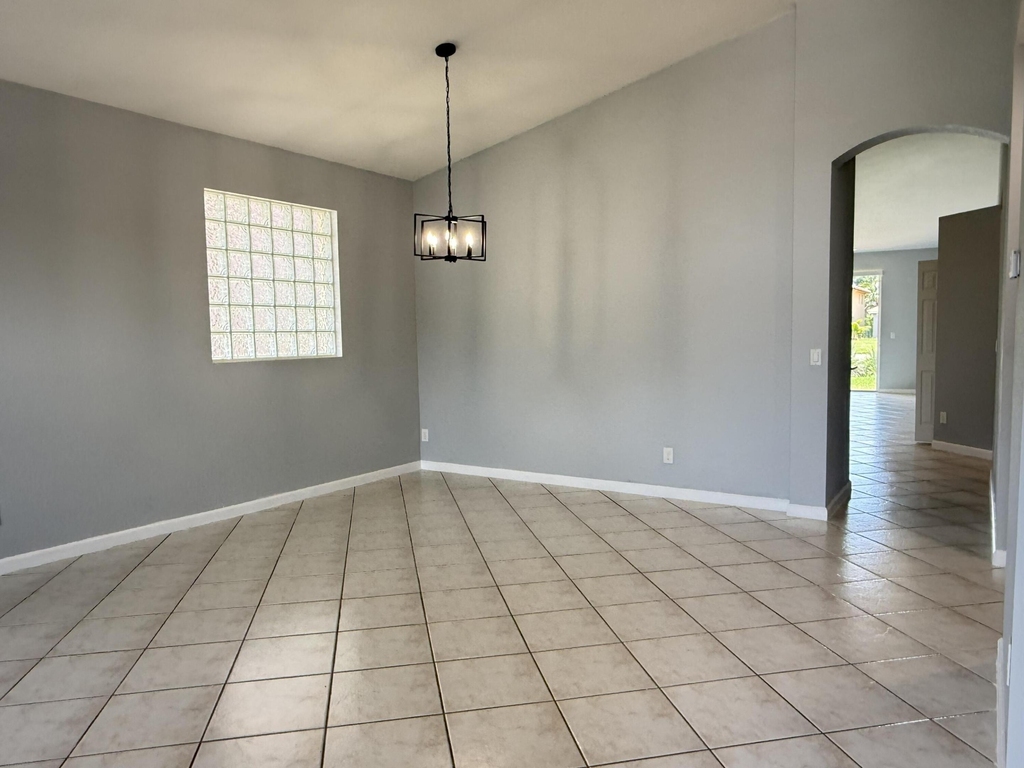 9084 Silver Glen Way - Photo 3