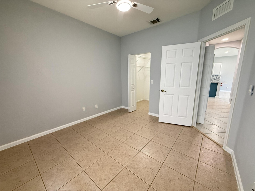 9084 Silver Glen Way - Photo 17