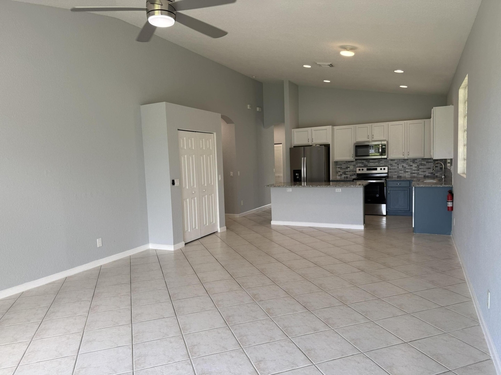 9084 Silver Glen Way - Photo 10