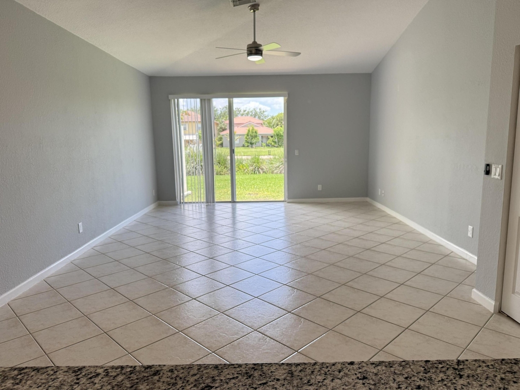 9084 Silver Glen Way - Photo 11