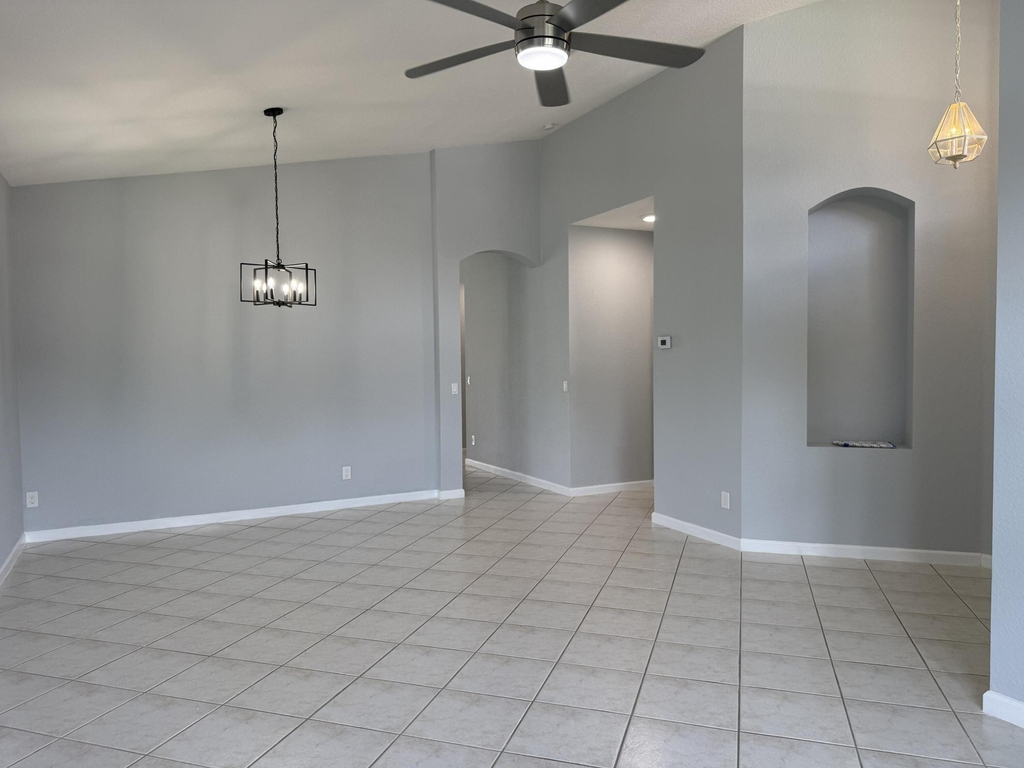 9084 Silver Glen Way - Photo 4