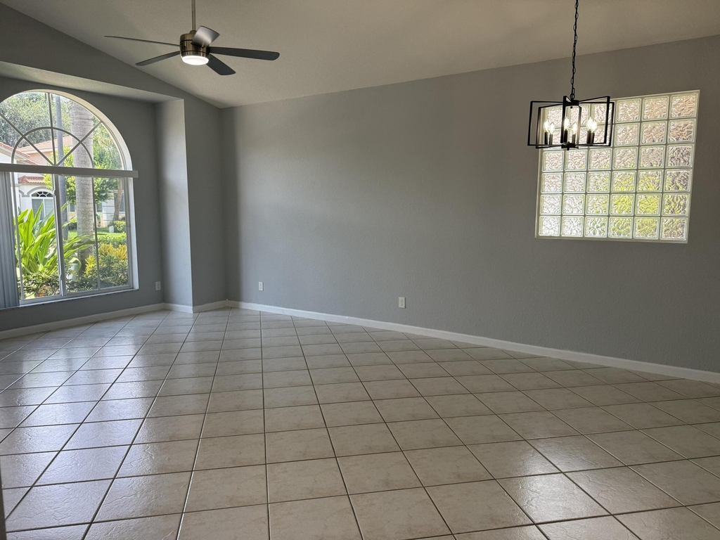 9084 Silver Glen Way - Photo 6