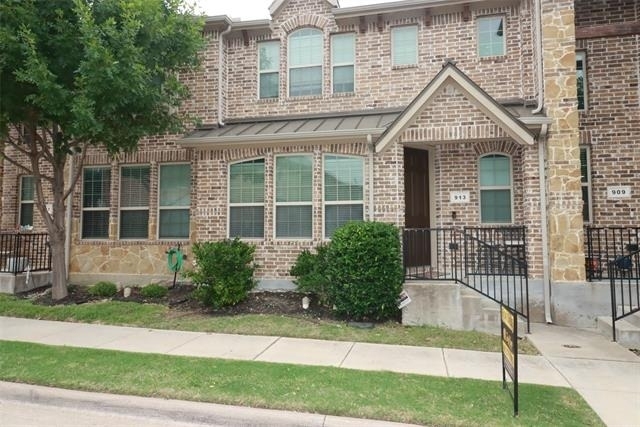 913 Shelby Lane - Photo 0