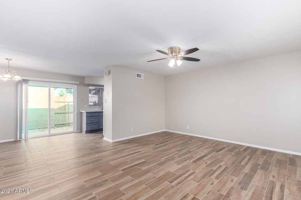 2612 E Lemon Street - Photo 4