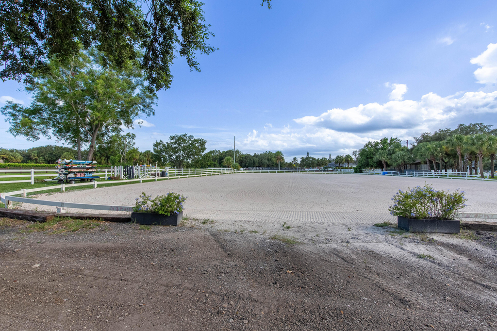 844 Arabian Drive - Photo 8