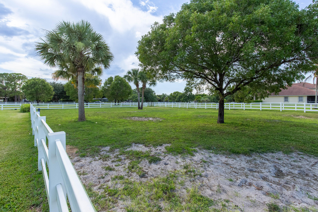 844 Arabian Drive - Photo 17