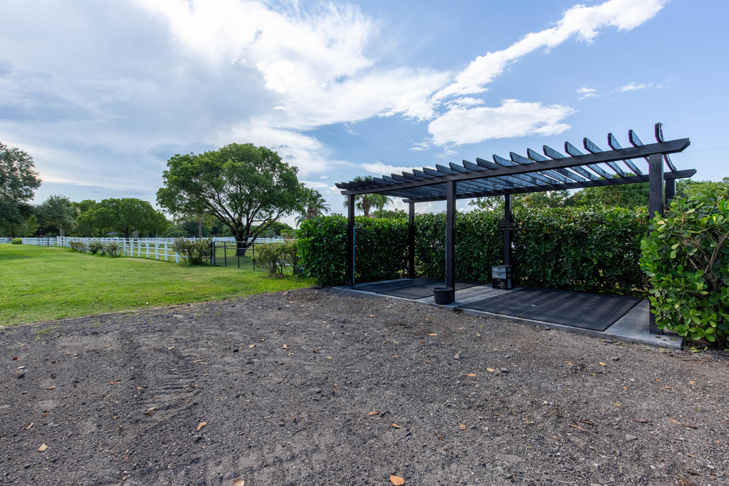 844 Arabian Drive - Photo 9