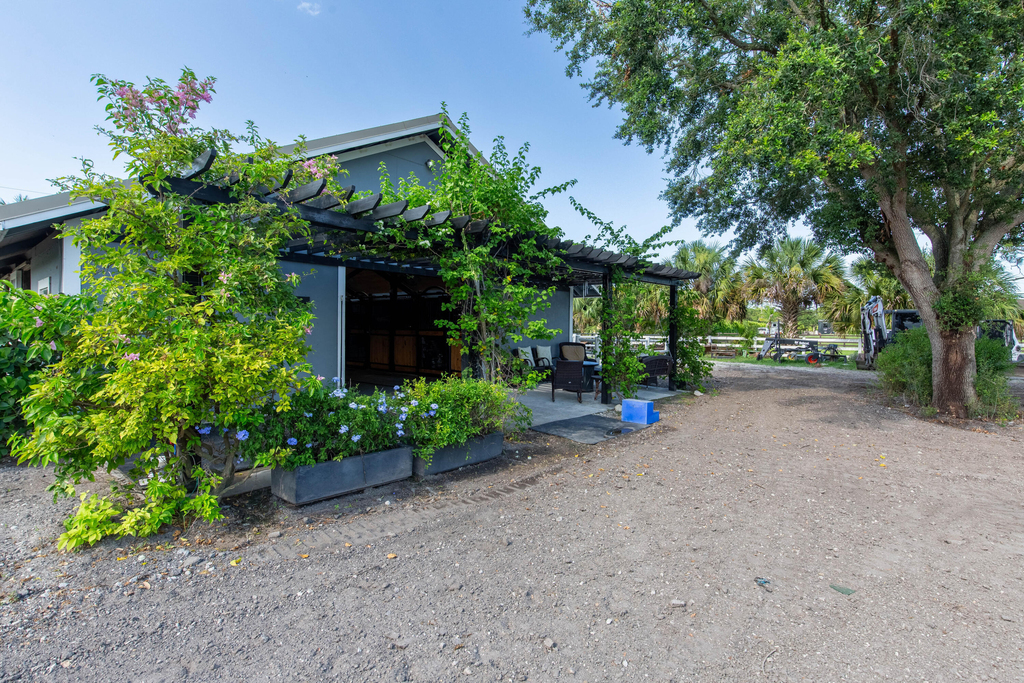 844 Arabian Drive - Photo 1