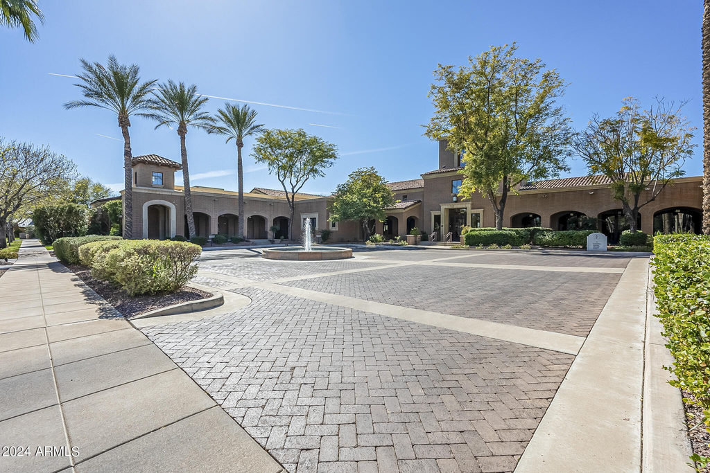 21080 W Almeria Road - Photo 63