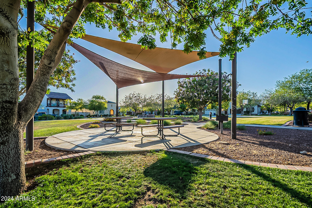 21080 W Almeria Road - Photo 25