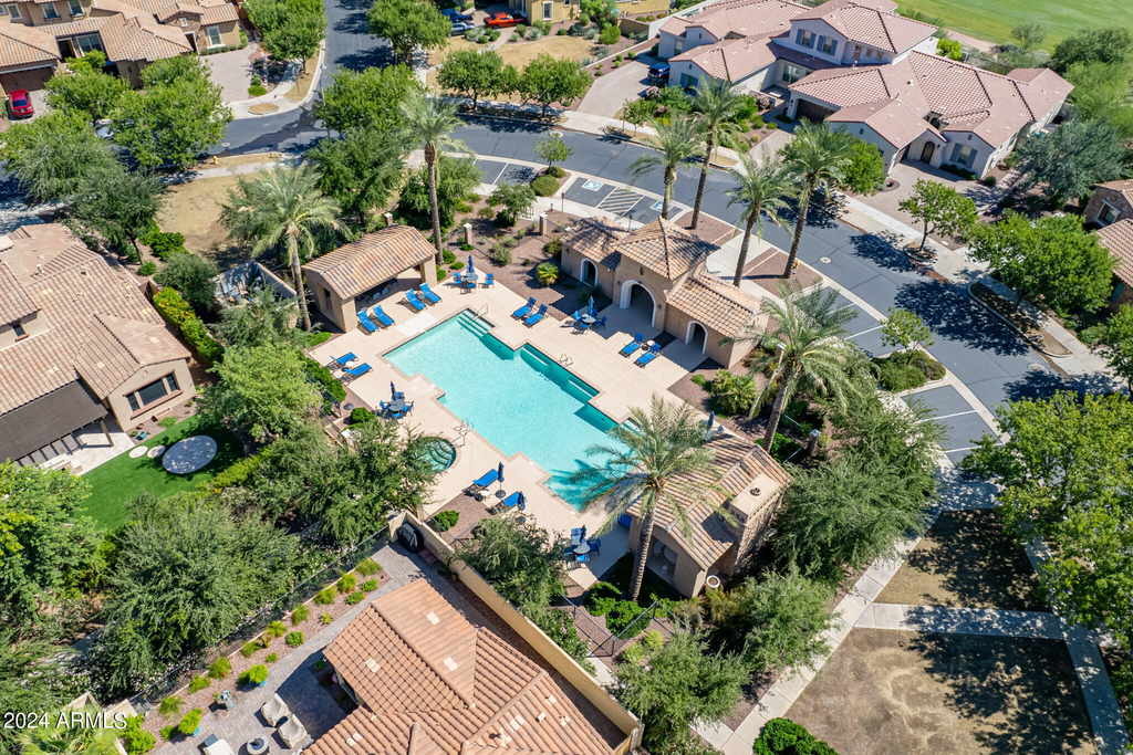21080 W Almeria Road - Photo 36
