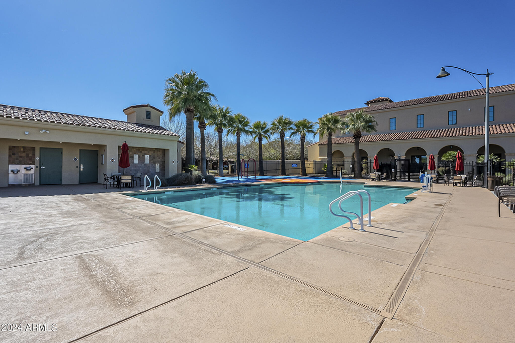 21080 W Almeria Road - Photo 51