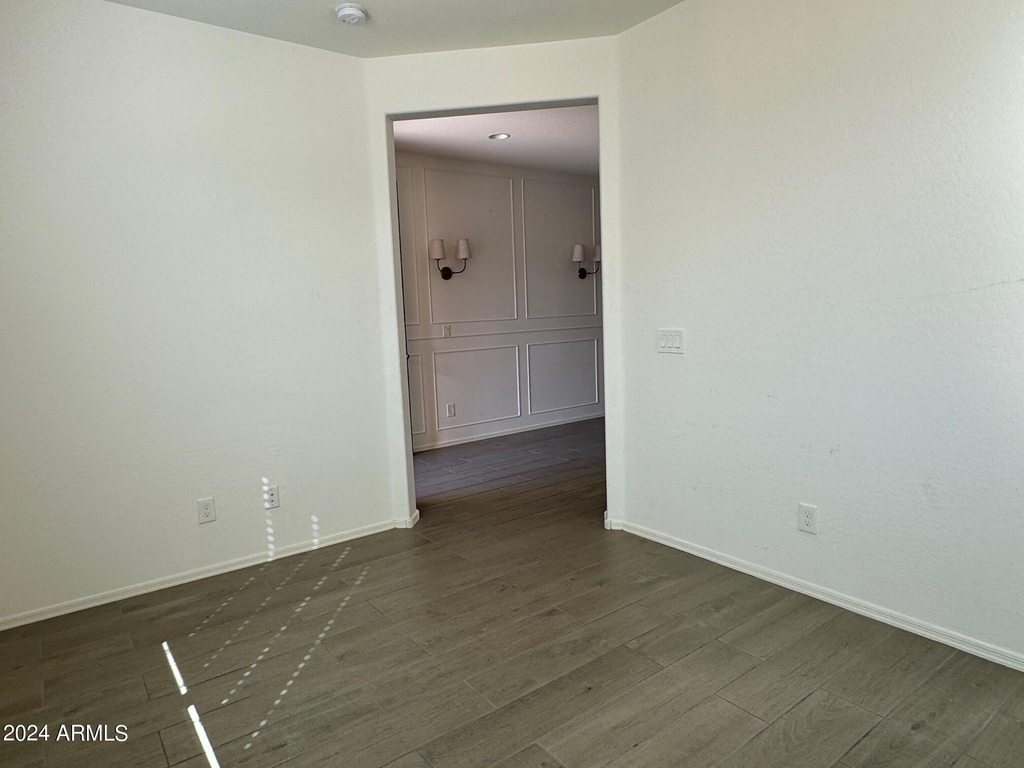 21080 W Almeria Road - Photo 15