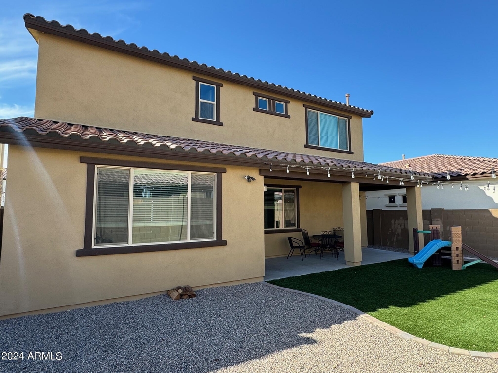 21080 W Almeria Road - Photo 17
