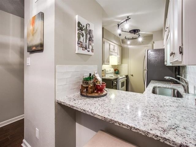1605 5th Avenue - Photo 9