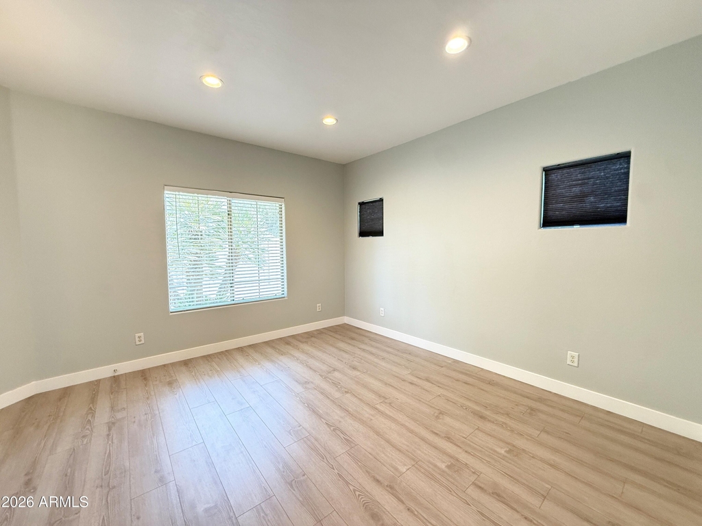 3998 W Roundabout Circle - Photo 6