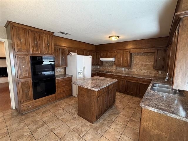 821 E Highway 199 - Photo 7
